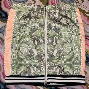 GUESS Zip-Front Snake In The Garden Scuffy Skirt